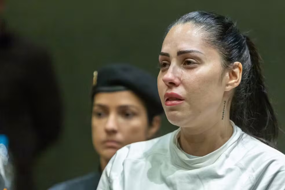Monique Medeiros deixa a cadeia após decisão judicial