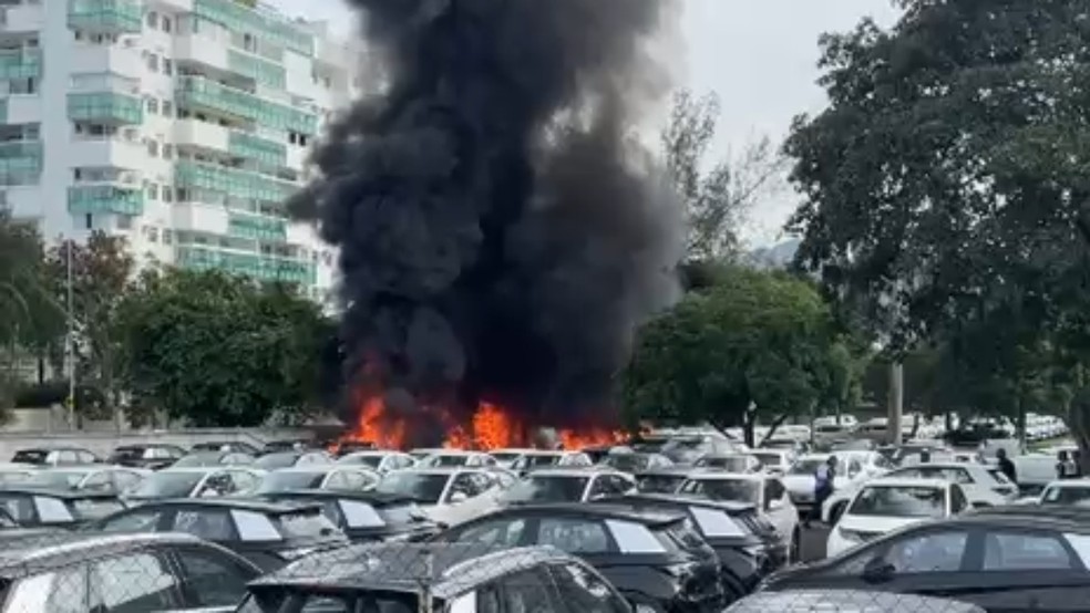 Helicópteros colidem e matam 5 no RJ