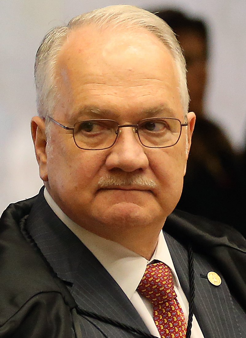 Fachin mantém Andrei no cargo