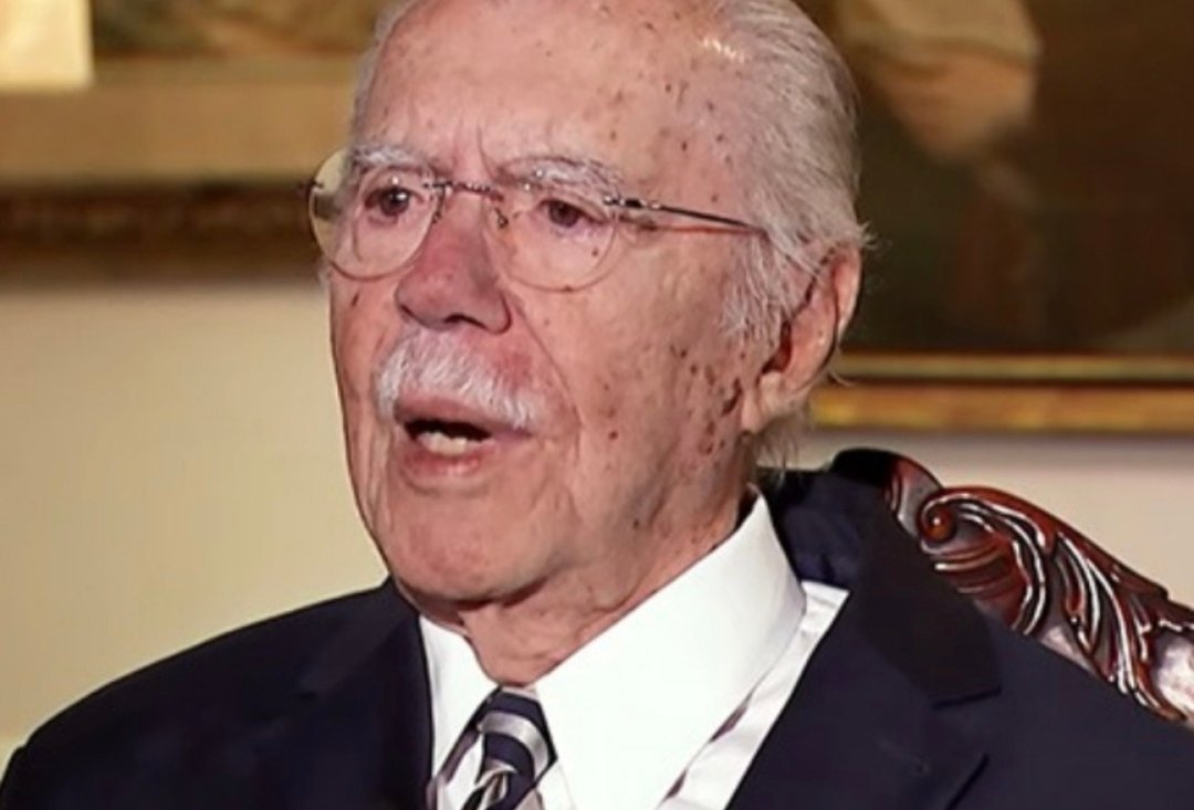 Sarney internado com infecção respiratória