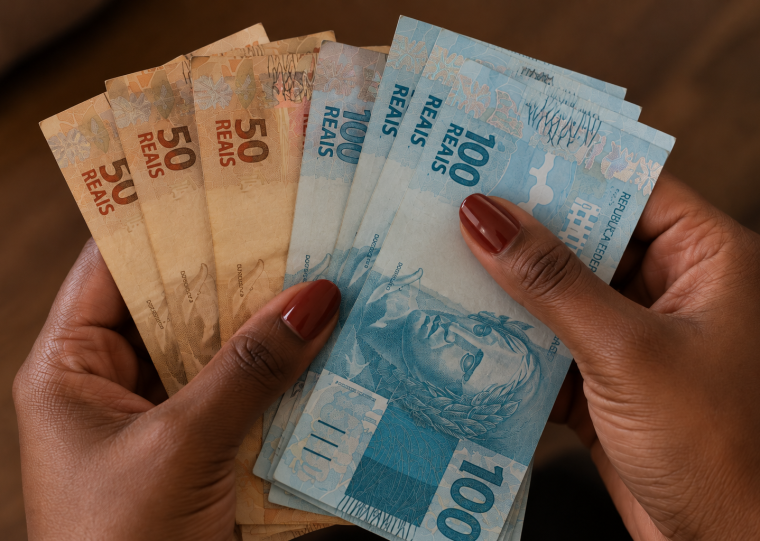 Bolsa Família é reajustado em 15%