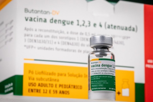 Ministério da Saúde suspende vacina da dengue após duas mortes suspeitas